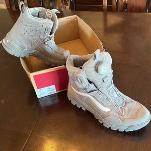 Vans size 11 Gore-Tex boots brand new with box